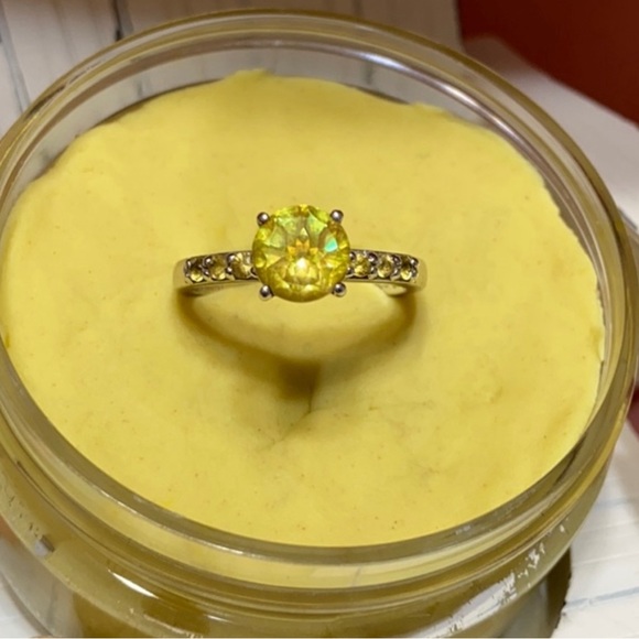 I’m with Elizabeth Taylor, I love my pieces and I’m willing to share - Picture 7 of 9